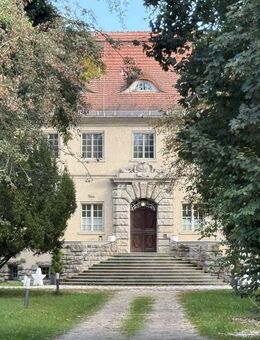 Freistehendes Einfamilienhaus auf Schlossgrundstück im ländlichen Idyll - Potsdam