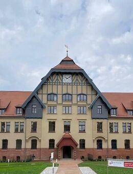 // Thekla // 2 Zimmer mit Balkon und Pkw Stellplatz ab September verfügbar // - Leipzig