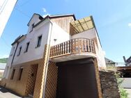Großzügiges Einfamilienhaus mit Garten und Garage in Alf - Alf
