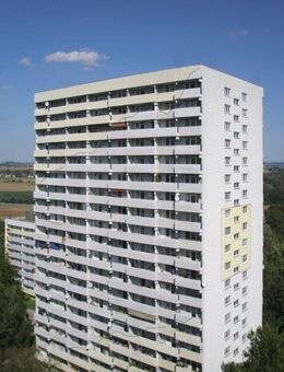 Gut geschnittene 2-Zimmer-Wohnung mit Balkon zu vermieten! - Frankfurt (Main)