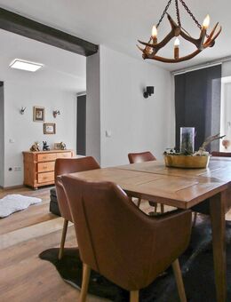 Großzügiges, saniertes Haus, mit hoher Privatsphäre für Personen mit Stil! - Langenaltheim