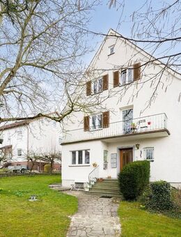 Dreifach Glück in Langenbach! Gut geschnittenes Dreifamilienhaus mit Traum-Garten und Stellplätzen - Langenbach (Bayern)