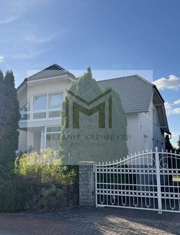 Melanie Kreimeyer präsentiert: Repräsentatives Anwesen mit Weitblick - 2 eindrucksvolle Wohnungen plus Einliegerbereich - Buchholz (Niedersachsen)