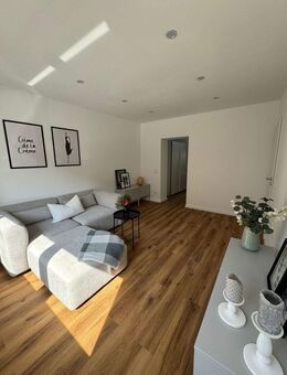 L&E: Hochparterre Erstbezug nach ausführlicher Sanierung - Nürnberg