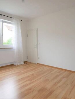 Perfekt Wohnen während des Studiums: 2 x je ein Zimmer in einer Wohngemeinschaft in Creidlitz - Coburg