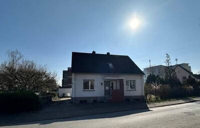Sanierungsbedürftiges Einfamilienhaus mit Baugrundstück im Herzen von Lünen