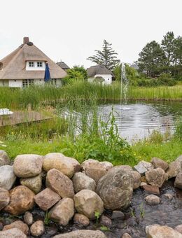 Ein Traum unter Reet zum Verlieben - ein luxuriöses Amrumer Juwel mit parkähnlichem Grundstück - Nebel