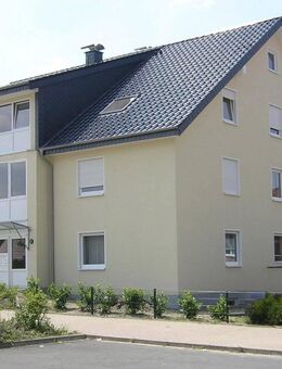 Gepflegete 3 Zimmer-Wohnung, mit offener Küche Dachgeschosswohnung (Fahrstuhl) in Schloß Holte-Stk. - Schloß Holte-Stukenbrock