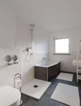 moderne 3-Zimmer-Dachgeschosswohnung in zentraler Lage von Saarbrücken zu vermieten - Saarbrücken