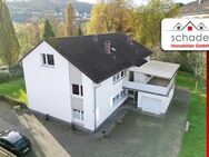 SCHADE IMMOBILIEN - Viel Platz = viele Möglichkeiten! 2-3-Familienhaus mit ebenem Grundstück! - Plettenberg