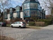 Schöne und helle Komfortwohnung in kleinem Wohn- und Bürohaus - Berlin