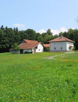 Vierseithofstelle in absolut ruhiger fast Alleinlage mit großem Grundstück und Aussicht zw. Deggendorf und Passau - Außernzell