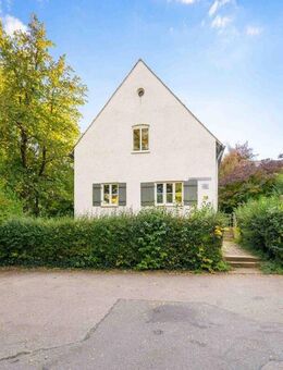 Regensburg Grüne Mitte - Tradition trifft Zukunft: EFH mit Herz & Potential auf Traumgrundstück - Regensburg