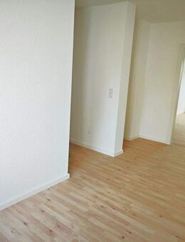 Charmante 3-Zimmer-Wohnung mit Balkon - modernisiert auf 81 m². - Hamm (Sieg)
