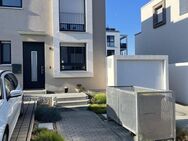 Provisionsfrei! Exklusives Reihenendhaus mit Dachterrasse und Sauna - Karben