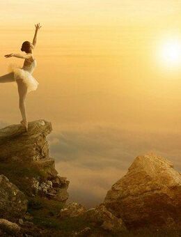 Papermoon Fototapete Ballett Tänzerin auf Berg