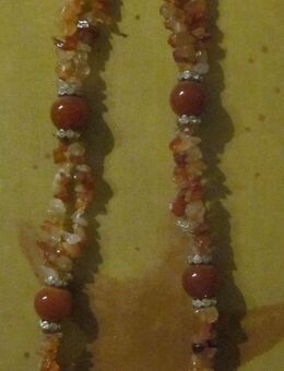 Mehrreihige Edelstein-Kette, orange/braun, 10,-; Mehrreihige Tigerauge-Kette, 10,-; mehrreihige Edelstein-Kette, türkis, neu, 15,- - München