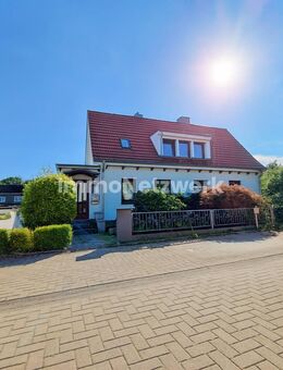 Liebevoll sanierte Ruheoase im mediterranen Stil mit parkähnlichem Grundstück und Schwimmteich - Hamburg