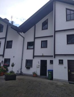Große Eigentumswohnung in Bauart Reihenmittelhaus - Deidesheim