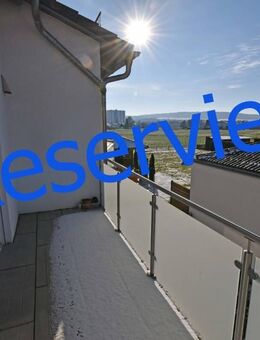 Neuwertige 4 Zimmerwohnung mit Carport - Schwandorf