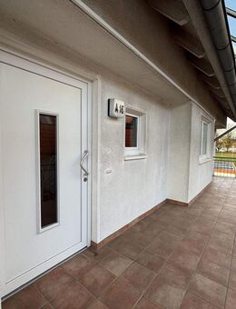 Barrierefreie 2 ZKBB-Wohnung mit 2 Garagen !! - Steinheim