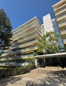 ***GUT GESCHNITTENE HELLE 3-ZIMMER-WOHNUNG MIT NORDOST+WESTLOGGIA DIREKT AM KARL-MARX-ZENTRUM*** - München