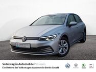 VW Golf, 1.5 VIII eTSI Life, Jahr 2023 - Potsdam