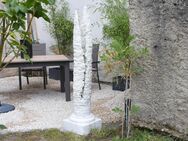 Säule aus weißem Carrara-Marmor - Stuttgart