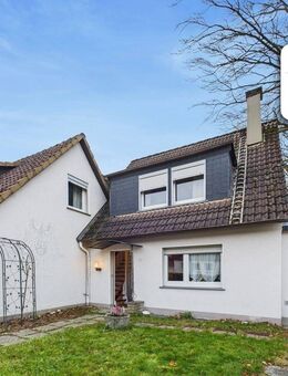 SCHADE IMMOBILIEN - Doppelhaushälfte mit ebenerdigen Garten in Lüdenscheid-Buckesfeld zu verkaufen! - Lüdenscheid