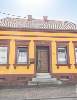 PANORAMA -freistehendes Ein- bis Zweifamilienhaus mit Doppelgarage und Garten in Spiesen-Elversberg! - Spiesen-Elversberg