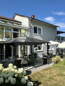 Südweststadt: Großzügiges Einfamilienhaus mit idyllischem Garten, Dachterrasse und Doppelgarage. - Pforzheim