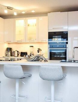 Über den Dächern von Timmendorfer Strand! Repräsentative Eigentumswohnung mit Sonnenbalkon! - Timmendorfer Strand