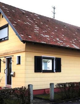 Einfamilienhaus mit zwei Balkonen, schönem Garten und Doppelgarage - Oberndorf (Neckar)
