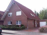 Schicke Oberwhg in 2-Fam.haus m. mod. EBK, Balkon u. Garage z.B. Ideal f. 1-2 Pers.!! - Cloppenburg