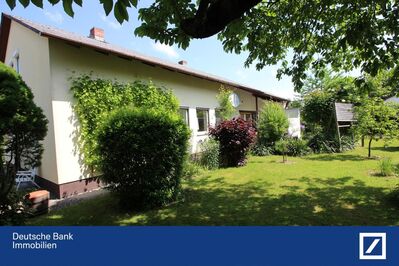 Wohnhaus mit Apartment und wunderschön, eingewachsenem Garten in Pocking