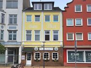 **Geschäftshaus mit 7 Wohneinheiten und Restaurant** - Husum (Schleswig-Holstein)