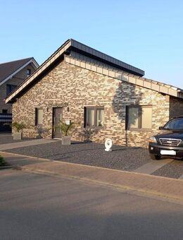 Schicker, neuwertiger Bungalow 122m² mit Wintergarten und 2 Garagen in Wassenberg - Wassenberg