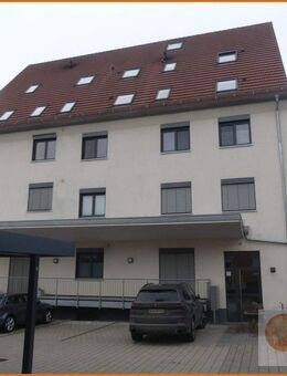 2 Zimmerwohnung im Dachgeschoss mit Aufzug, Einbauküche, Carport, Balkon, in zentraler Stadtlage - Schlüchtern
