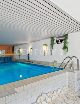 Traumhaus mit Indoor-Pool und Feng Shui-Charakter - Büttelborn