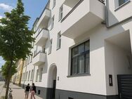 Erstbezug nach Sanierung! Wunderschöner Altbau mit Balkon - Berlin