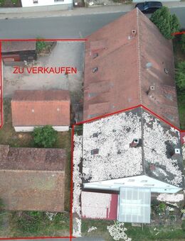 Geräumiges Wohnhaus mit Garagen und Scheune in Großhaslach - Petersaurach