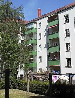 Schöne 2-Zimmer Wohnung mit geräumiger Küche und Balkon - Leipzig