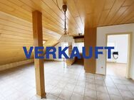 VERKAUFT Charmante 3-Zimmer-Dachgeschosswohnung mit zwei Balkonen und Gartenblick in Orsingen-Nenzingen - Orsingen-Nenzingen