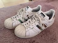 Adidas Superstars used 42 - Kellinghusen Zentrum