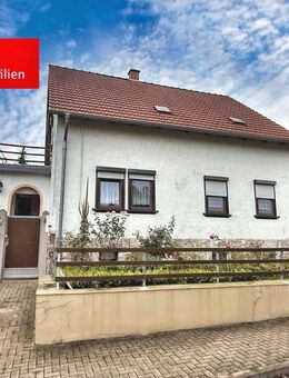 Familienfreundliches Einfamilienhaus mit Garten, Garage und Gartenhaus in Ballstädt - Ballstädt