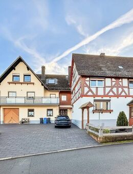 Tradition und Moderne: 2 Wohnhäuser mit vielseitigen Nutzungsmöglichkeiten in Eschenburg-Eiershausen - Eschenburg