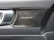 Volvo XC40, T3 R Design, Jahr 2021 - München