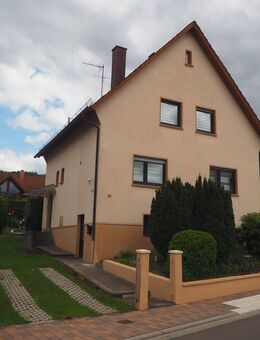 FREISTEHENDES EINFAMILIENHAUS MIT GARTEN UND GARAGE - Eppenbrunn