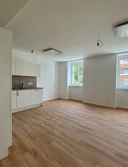 Helle 2-Raumwohnung mit EBK, Aufzug & Balkon - Stralsund