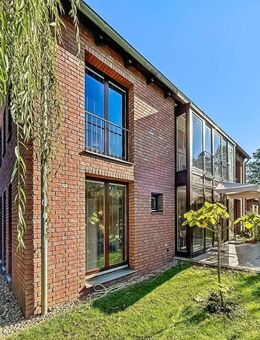 Großes Einfamilienhaus mit 4 Zimmern, Sauna und Doppelgarage in Zossen-Dabendorf - Zossen